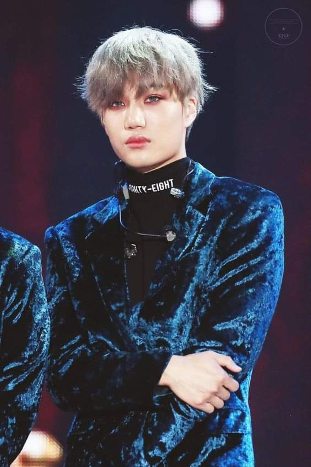 KAI (EXO) chứng minh danh hiệu 'fashion king' qua loạt set trang phục từ đời thường, chụp ảnh đến sân khấu biểu diễn Ảnh 13