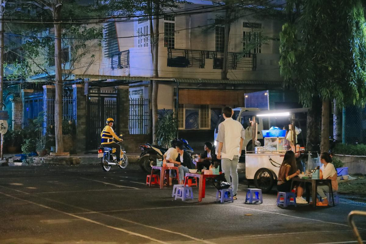 Bố già tập 3: Khả Như và 'thánh chửi' Minh Dự thay phiên làm rối não, bố già Trấn Thành đối diện 'tử thần' Ảnh 17