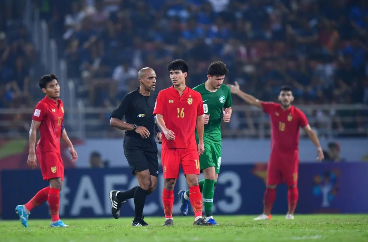 Trọng tài người Oman khóa Instagram cá nhân sau khi Thái Lan bị loại ở tứ kết U23 Châu Á 2020 Ảnh 3