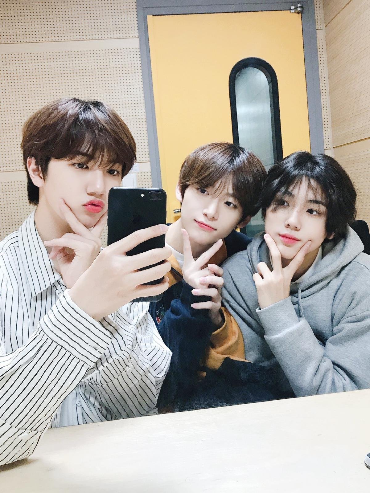 Starship ra mắt nhóm nam tân binh 7 thành viên: Lộ diện dung nhan 2 tiểu mỹ nam, Kang Min Hee - Song Hyung Jun và dàn TTS 'Produce X 101'? Ảnh 8