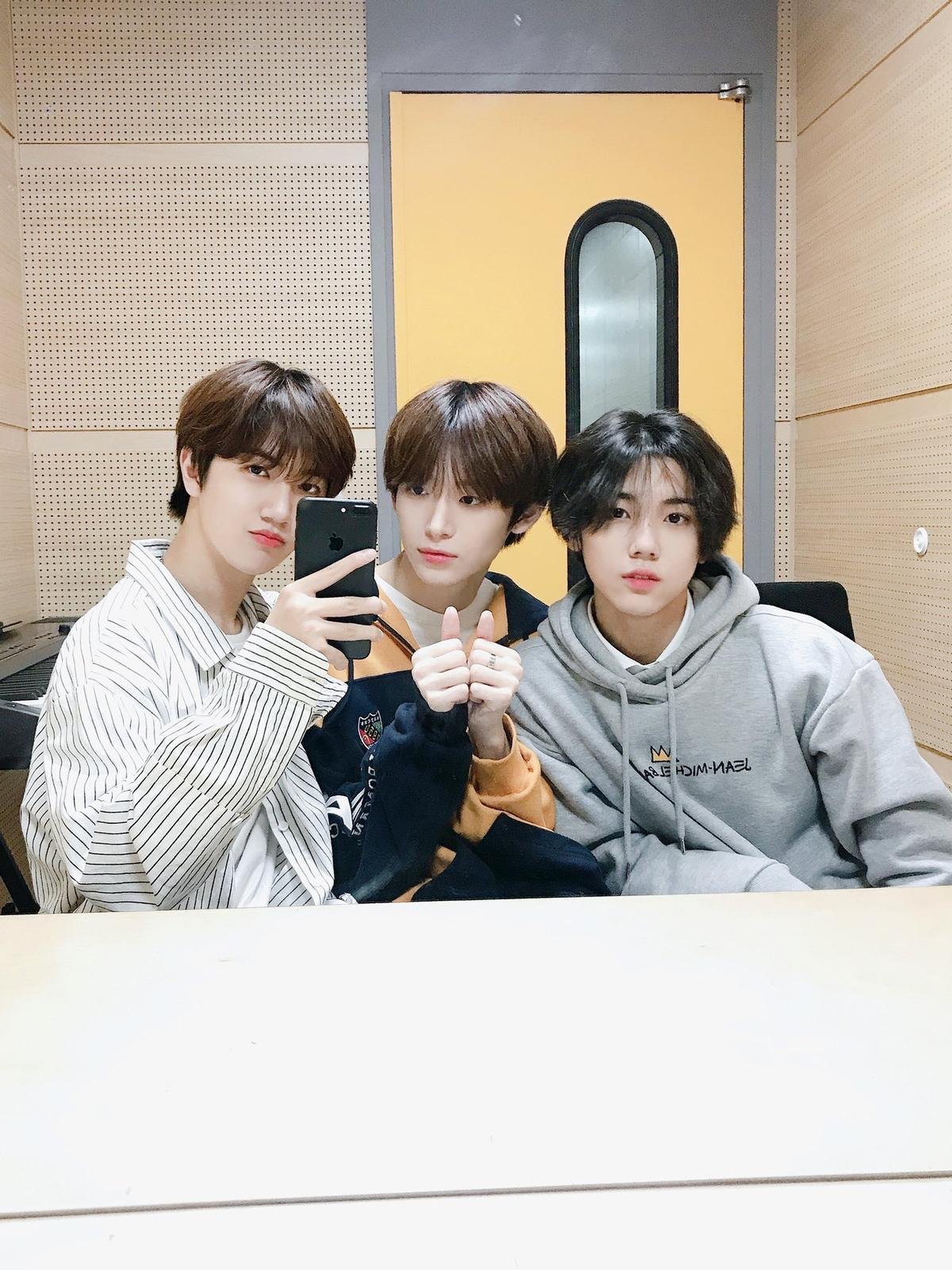 Starship ra mắt nhóm nam tân binh 7 thành viên: Lộ diện dung nhan 2 tiểu mỹ nam, Kang Min Hee - Song Hyung Jun và dàn TTS 'Produce X 101'? Ảnh 7