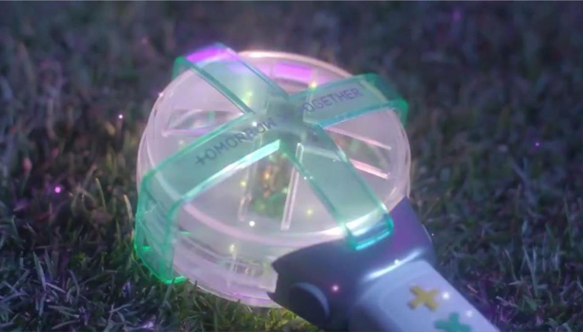 Lighstick chính thức của TXT sau 9 tháng debut được fan ví như… lục lạc đồ chơi Ảnh 4