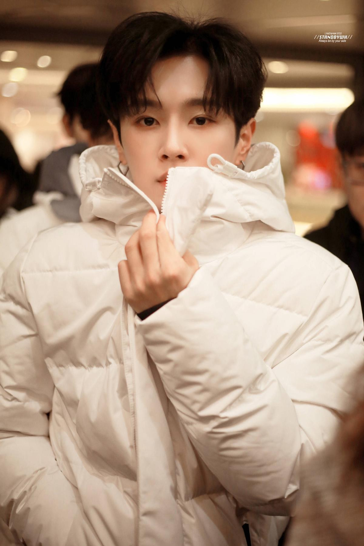 Lộ ảnh của TFBOYS, Tiêu Chiến, Lý Hiện cùng loạt sao tại buổi diễn tập 'Đêm hội mùa xuân CCTV 2020' Ảnh 7