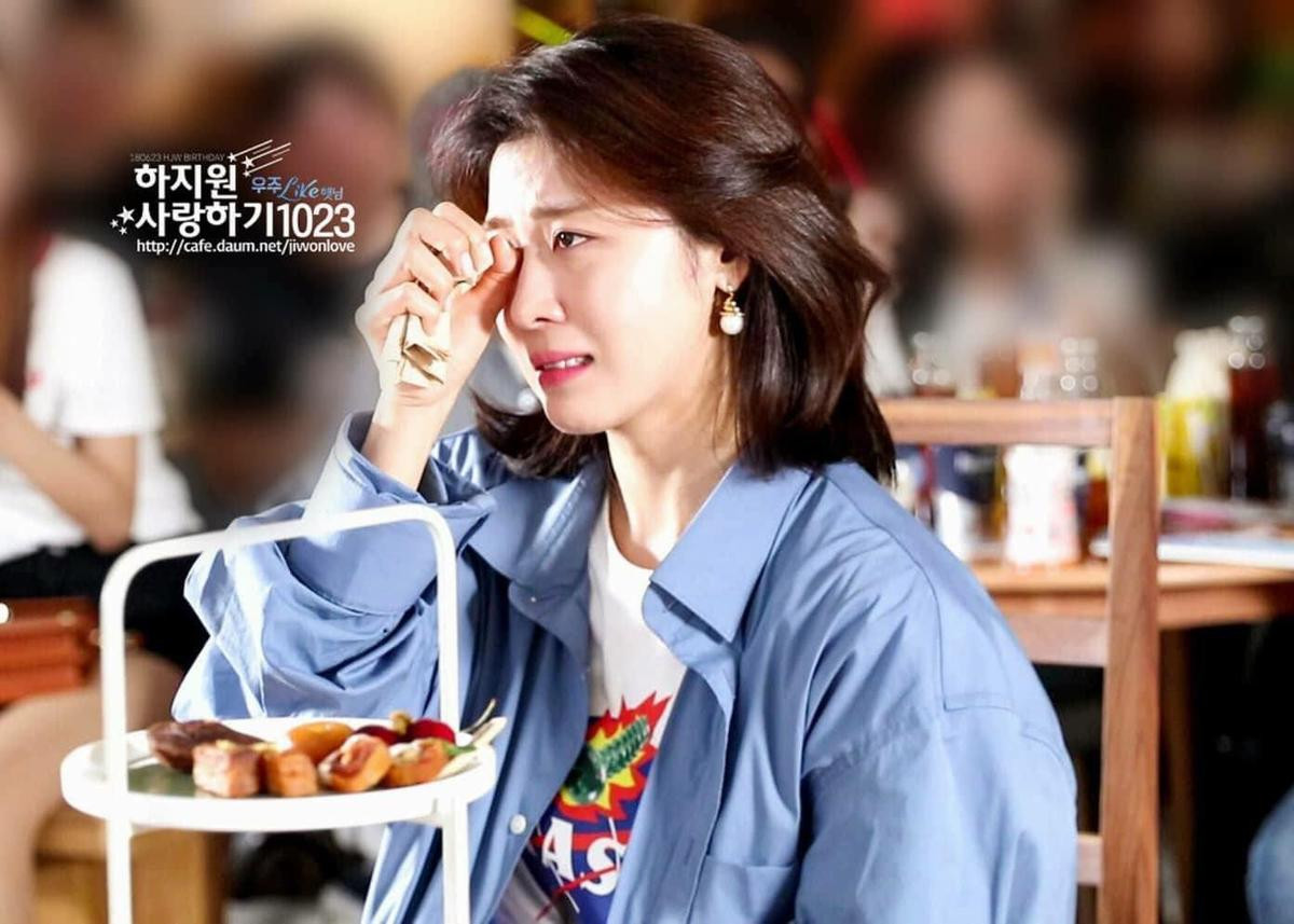 Ha Ji Won lộ dấu hiệu trầm cảm nghiêm trọng trong ngày giỗ thứ 3 của Jeon Tae Soo: Tự tử cũng vì trầm cảm Ảnh 6