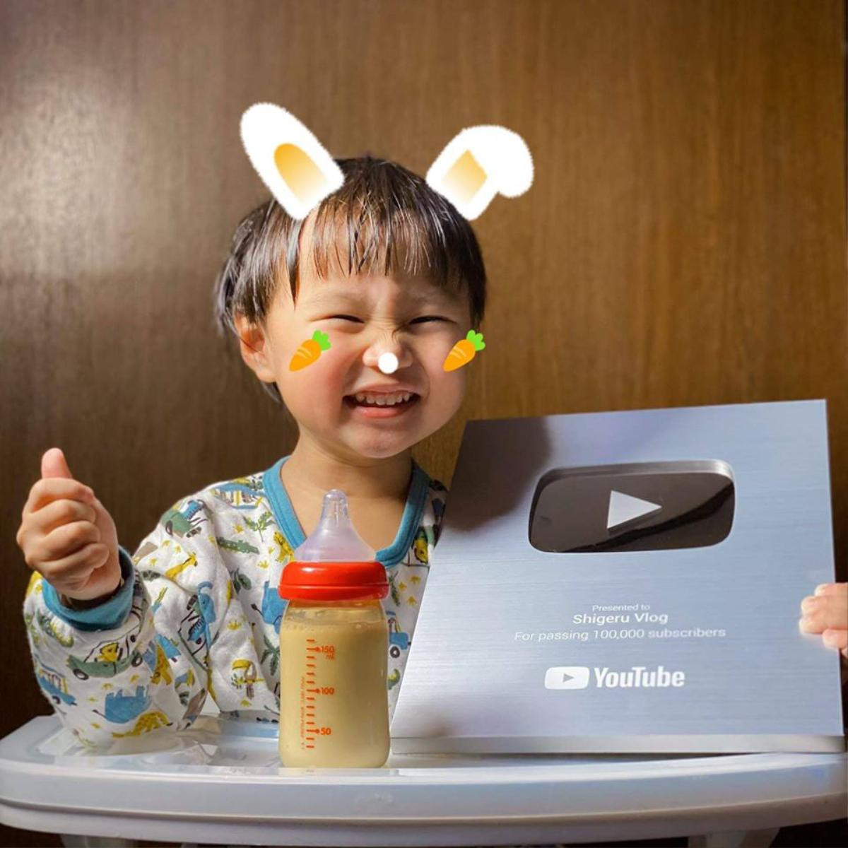 Gây sốt chẳng kém mẹ Quỳnh Trần, bé Sa có thể kiếm được bao nhiêu tiền từ YouTube? Ảnh 2