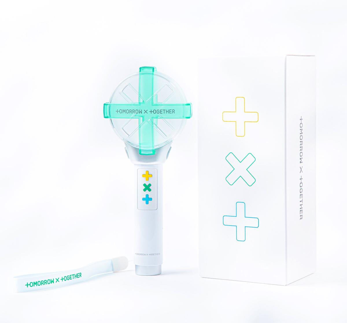 Vừa công bố lightstick, TXT đã vấp phải sự phản đối mạnh mẽ từ Shawol vì tương đồng với màu của SHINee Ảnh 1