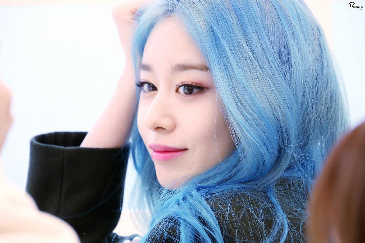 Park Ji Yeon (T-ARA) hóa công chúa Disney bản thực khiến dân tình bấn loạn Ảnh 11