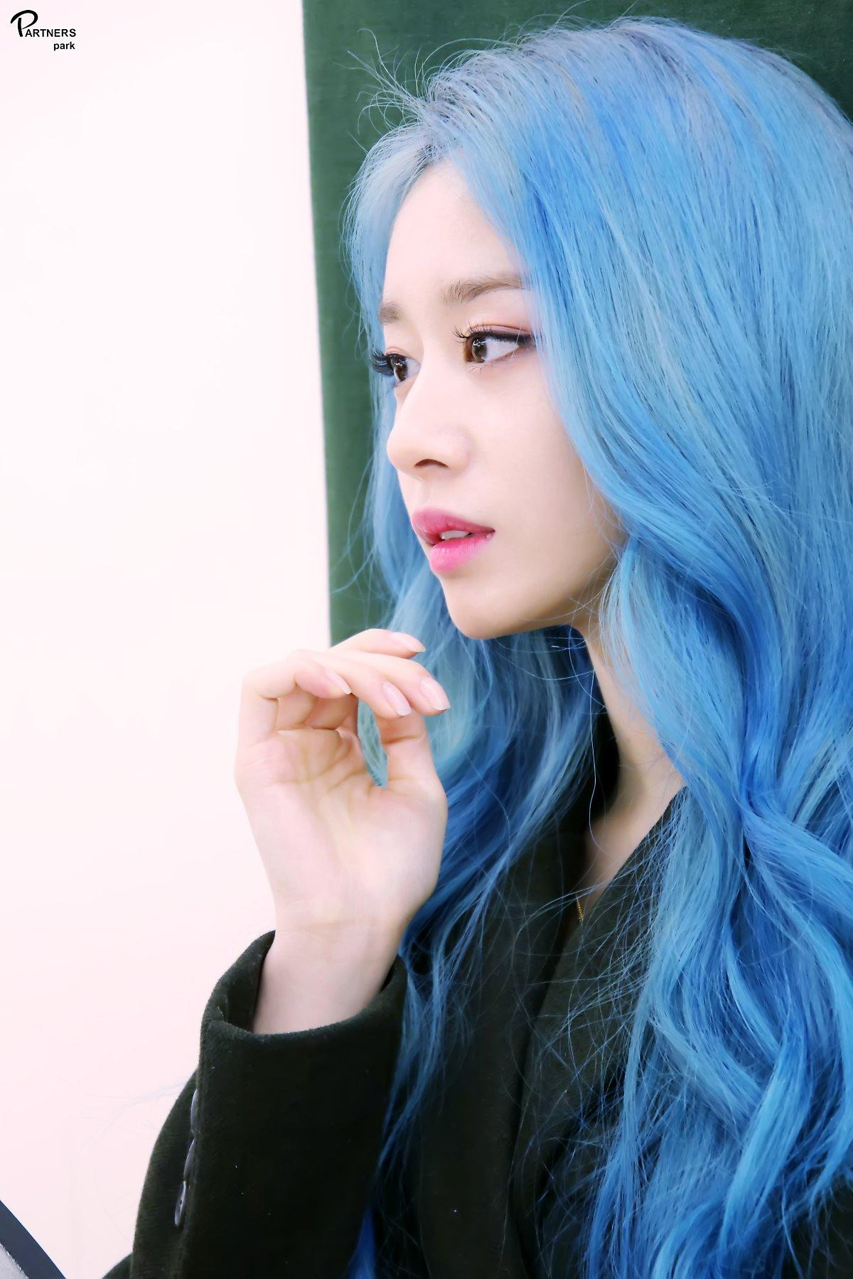 Park Ji Yeon (T-ARA) hóa công chúa Disney bản thực khiến dân tình bấn loạn Ảnh 19