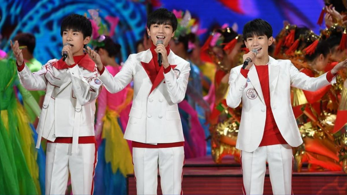 Ba thành viên TFBOYS cùng nhau tiếp nhận phỏng vấn trước ngày tiến hành Xuân Vãn 2020 Ảnh 2