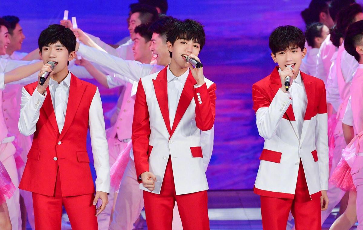 TFBoys trở thành minh tinh được yêu thích nhất trong Gala mừng xuân của CCTV Ảnh 6