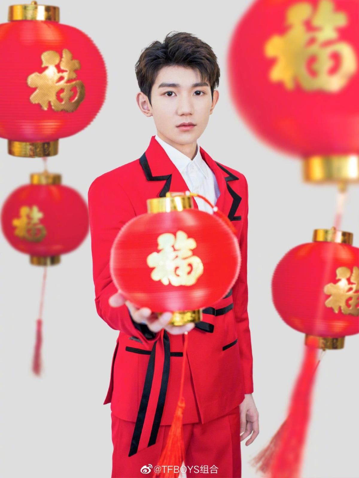 Bộ ảnh đẹp lung linh của TFBOYS, Tiêu Chiến, Dương Tử cùng loạt sao Cbiz tại 'Xuân Vãn CCTV 2020' Ảnh 7