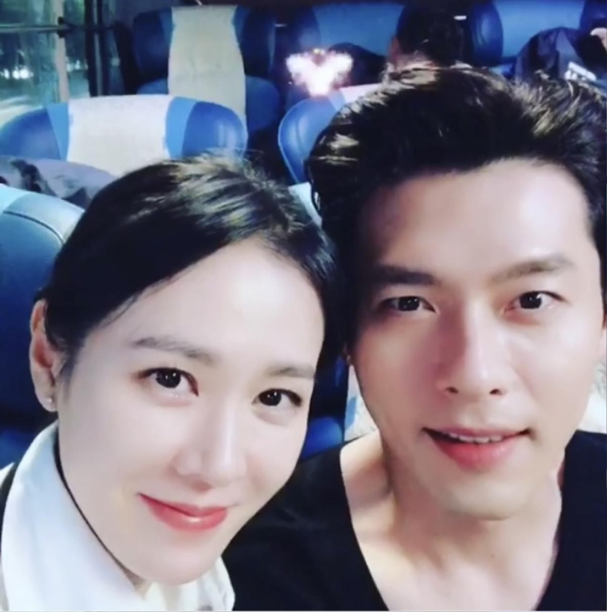 Ảnh selfie trông như người yêu thật của Son Ye Jin - Hyun Bin gây sốt Mùng 1 Tết! Ảnh 5