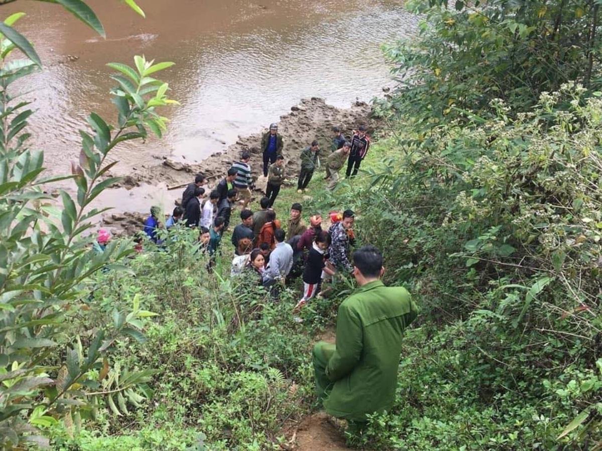 Phát hiện thi thể cô gái bị chôn vùi bên bờ suối, thò cánh tay khỏi mặt đất ngày mùng 2 Tết Ảnh 1