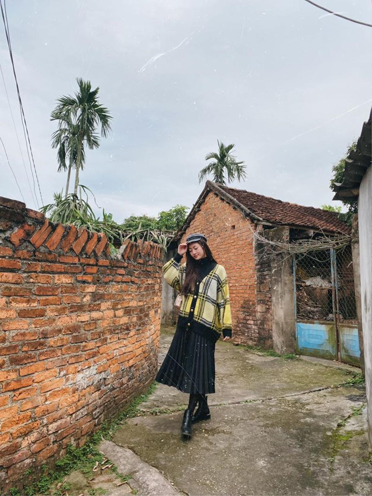 'Bế mạc' 3 ngày Tết: H'Hen Niê - Hương Giang chiêu mộ sắc đen trắng, Đặng Thu Thảo - Minh Tú tưởng đối lập ai ngờ như chị với em Ảnh 8