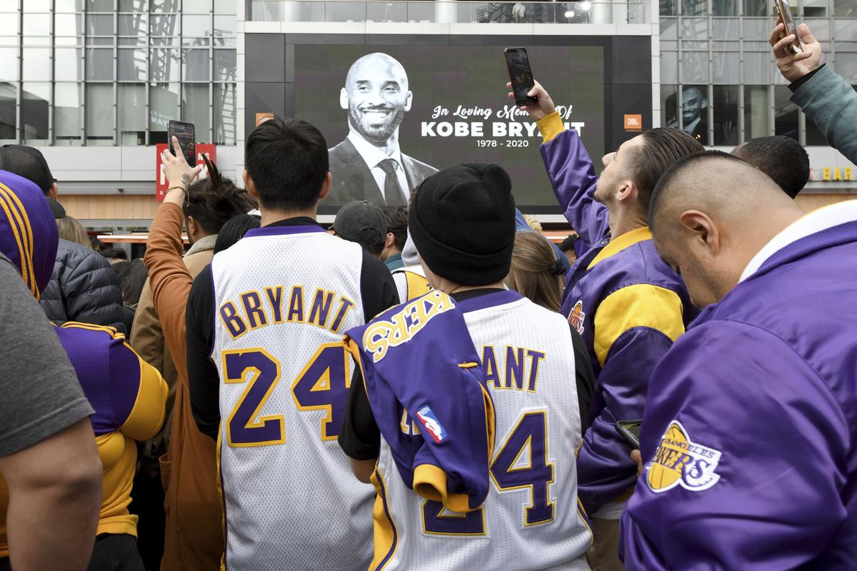 Hé lộ nguyên nhân khiến trực thăng chở huyền thoại bóng rổ Kobe Bryant và con gái gặp nạn Ảnh 1