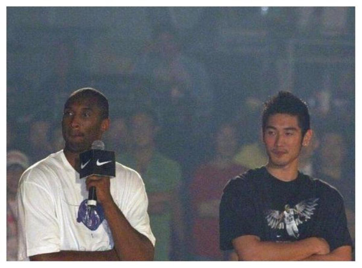 Bức ảnh Kobe Bryant và Cao Dĩ Tường chụp với nhau gây xúc động: Hy vọng cùng Cát Triết lập đội bóng rổ thiên đường mạnh nhất Ảnh 3