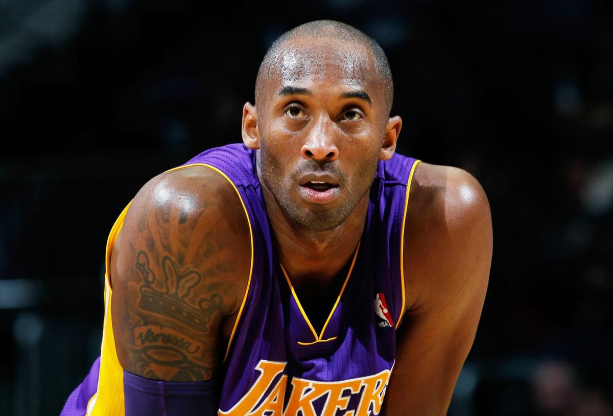 Bức ảnh Kobe Bryant và Cao Dĩ Tường chụp với nhau gây xúc động: Hy vọng cùng Cát Triết lập đội bóng rổ thiên đường mạnh nhất Ảnh 1