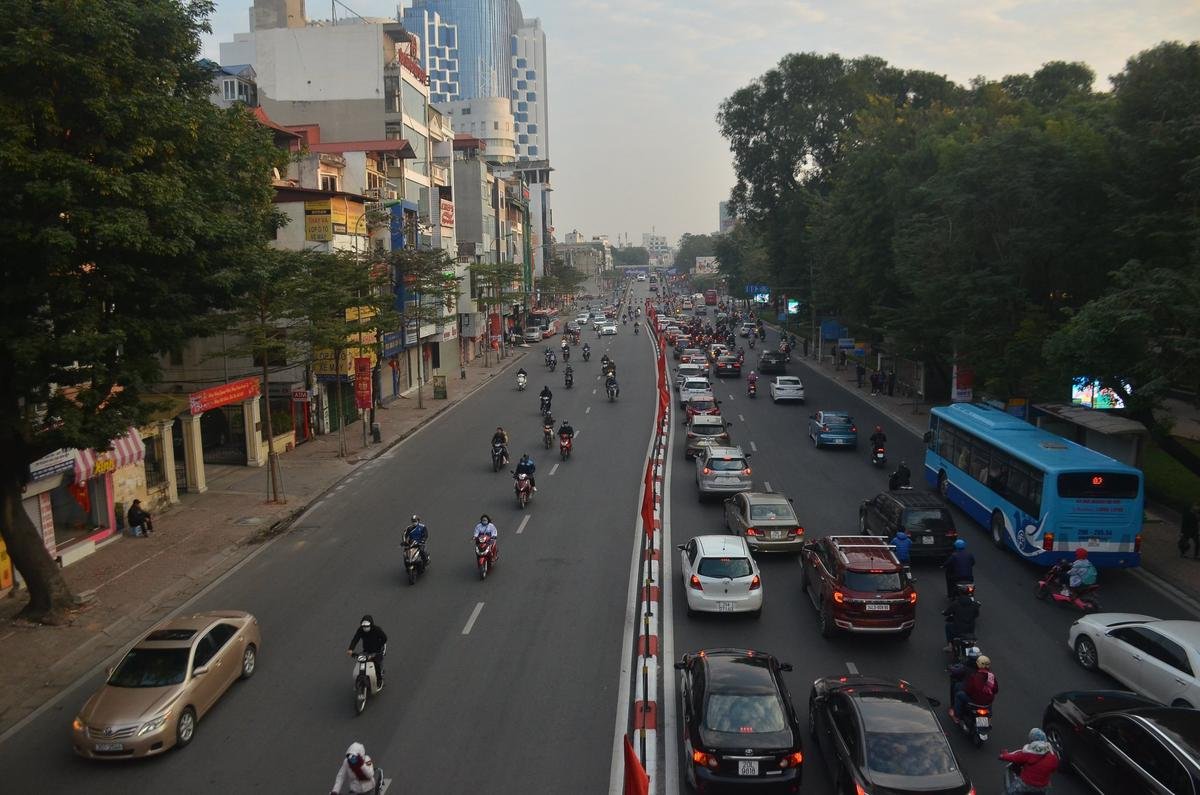 Ngày đầu tiên đi làm năm Canh Tý: Giao thông Hà Nội thông thoáng đến bất ngờ Ảnh 9