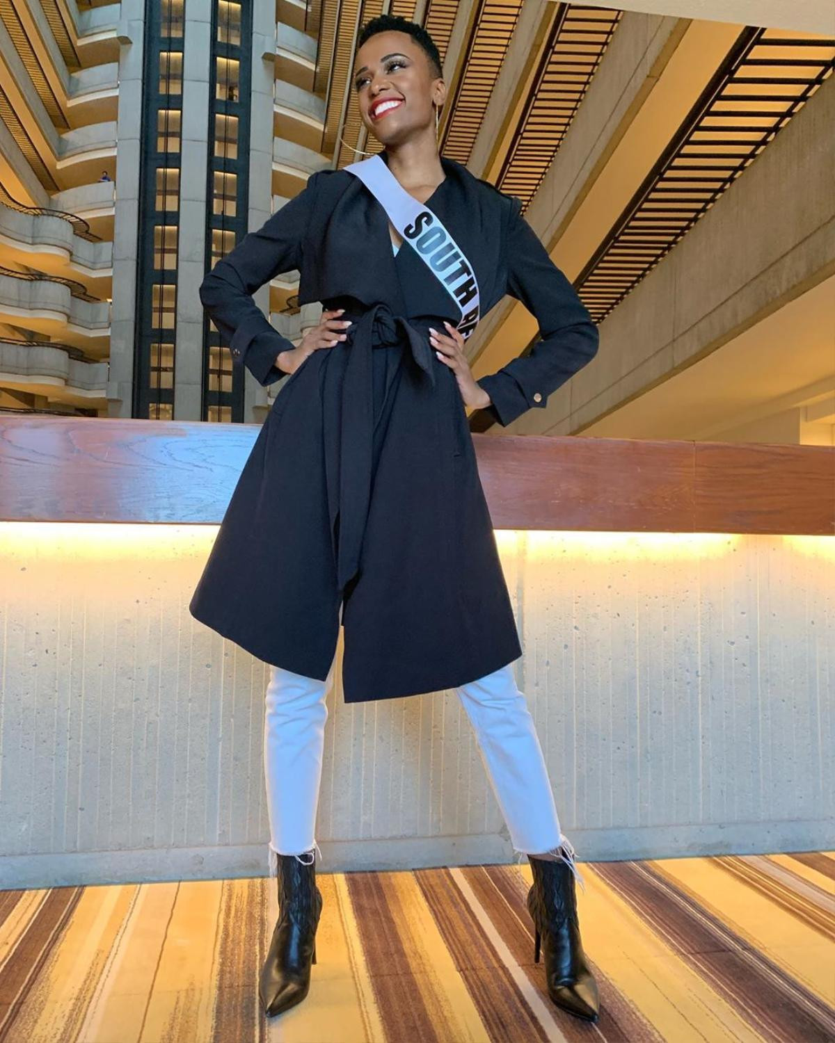 Cùng có nhược điểm hình thể không thể sửa nhưng H'Hen Niê và Miss Universe 2019 vẫn đẹp vang dội Ảnh 6