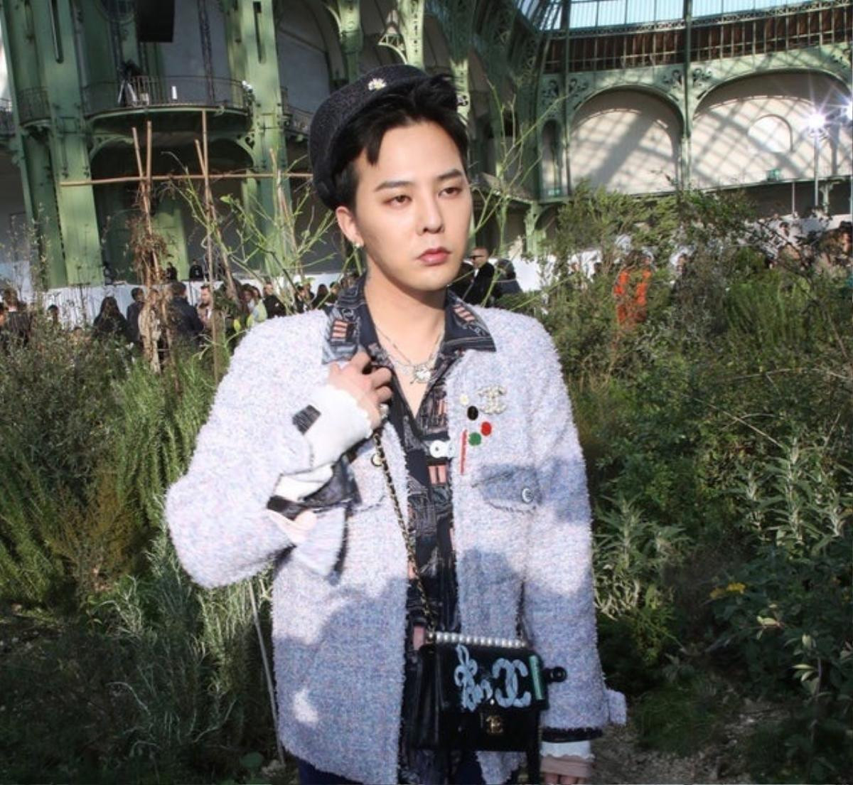 G-Dragon, Ngô Diệc Phàm chuộng dáng túi xách nữ khi đi sự kiện Ảnh 1