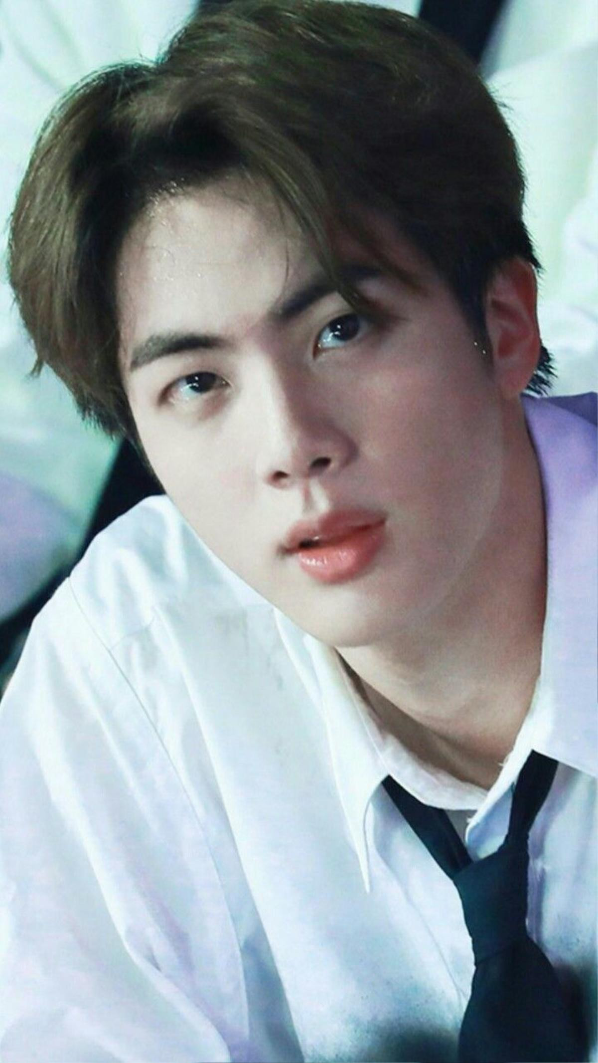 Jin (BTS) nhận được cúp 'Gương mặt điêu khắc đẹp trai nhất thế giới' Ảnh 5