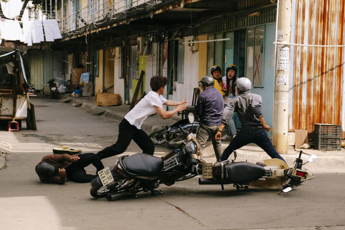 Bố già tập cuối: Nghẹn ngào nước mắt người cha trong niềm hối hận tột cùng, đoạn kết gây choáng Ảnh 5