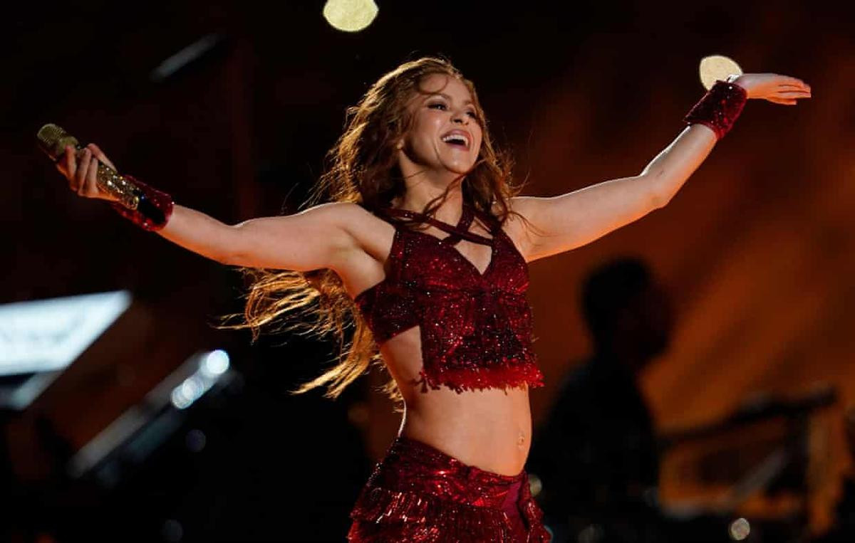 Super Bowl Halftime Show 2020: Shakira & J.Lo đỉnh-của-đỉnh, Demi Lovato mở màn bằng giọng live 'thần thánh' Ảnh 3