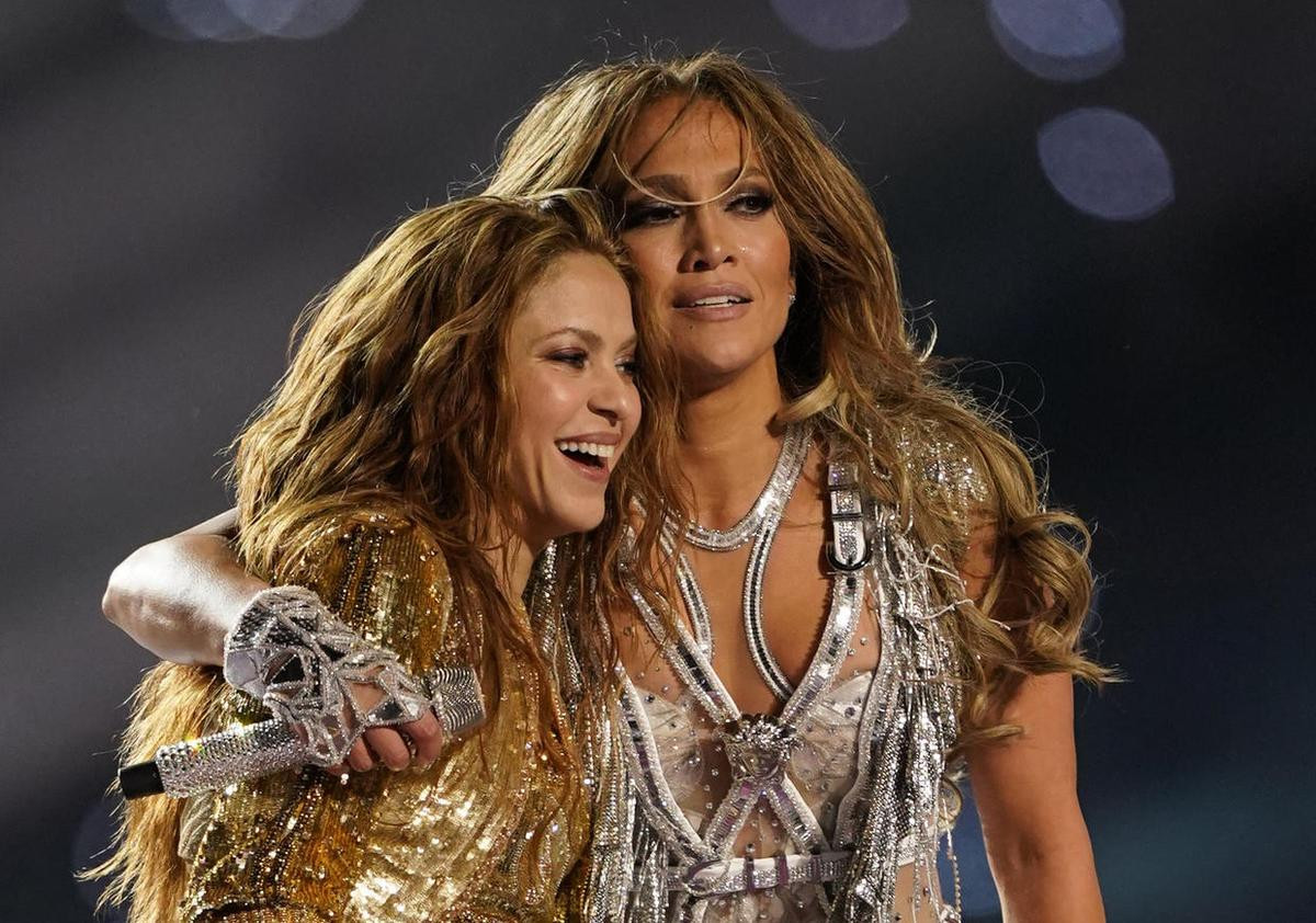 Super Bowl Halftime Show 2020: Shakira & J.Lo đỉnh-của-đỉnh, Demi Lovato mở màn bằng giọng live 'thần thánh' Ảnh 9