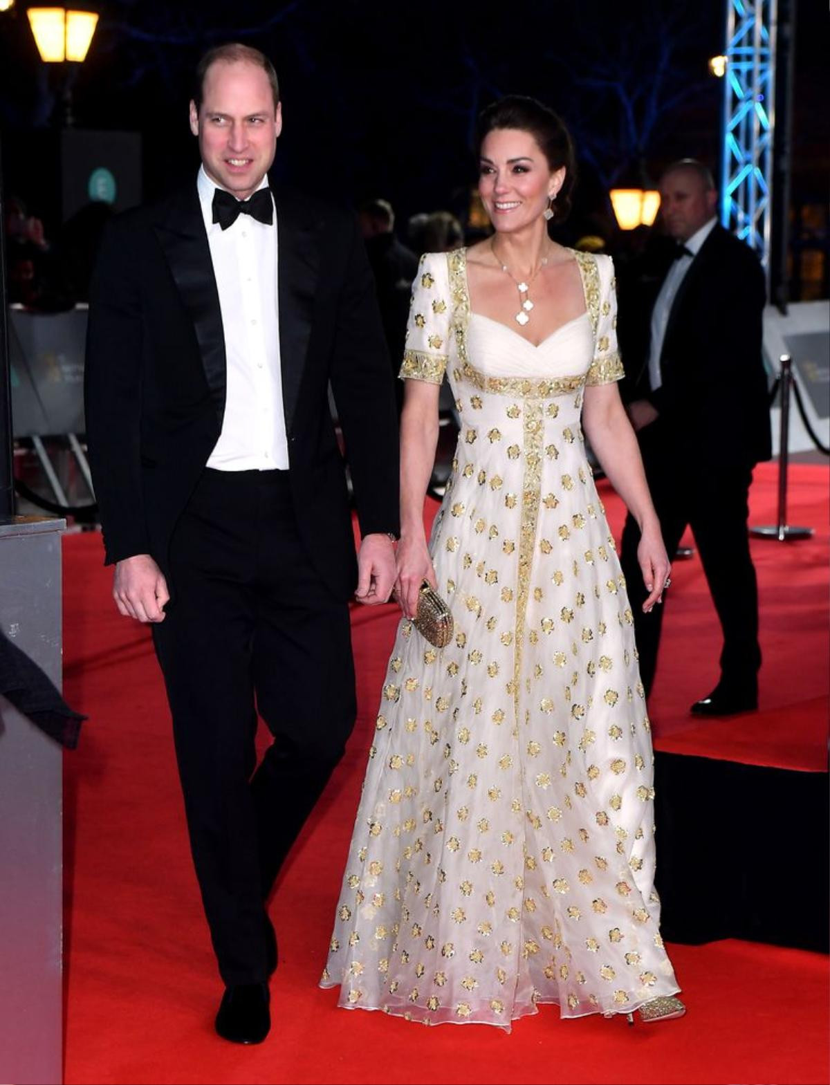 Là công nương nhưng vẫn tiết kiệm, Kate Middleton mặc lại váy từ năm 2012 đến BAFTAs 2020 Ảnh 3