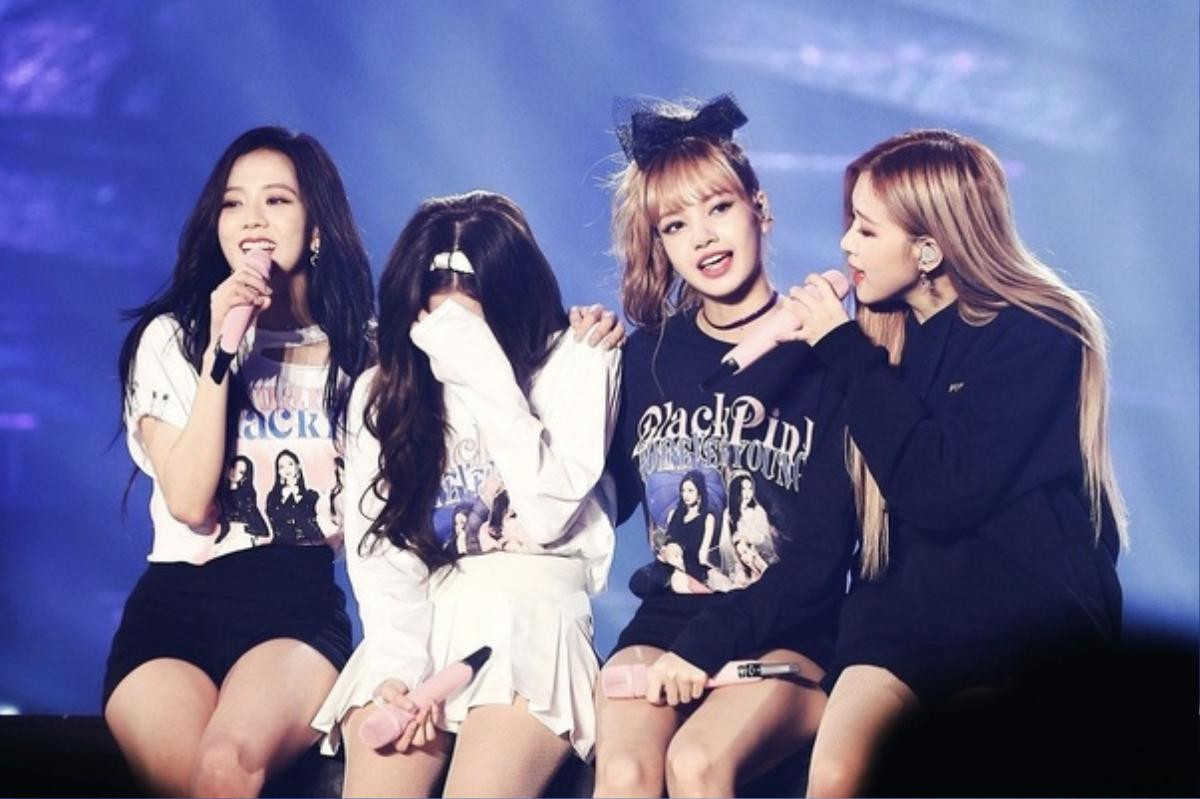 BLACKPINK và những lần bật khóc nức nở trước người hâm mộ Ảnh 2