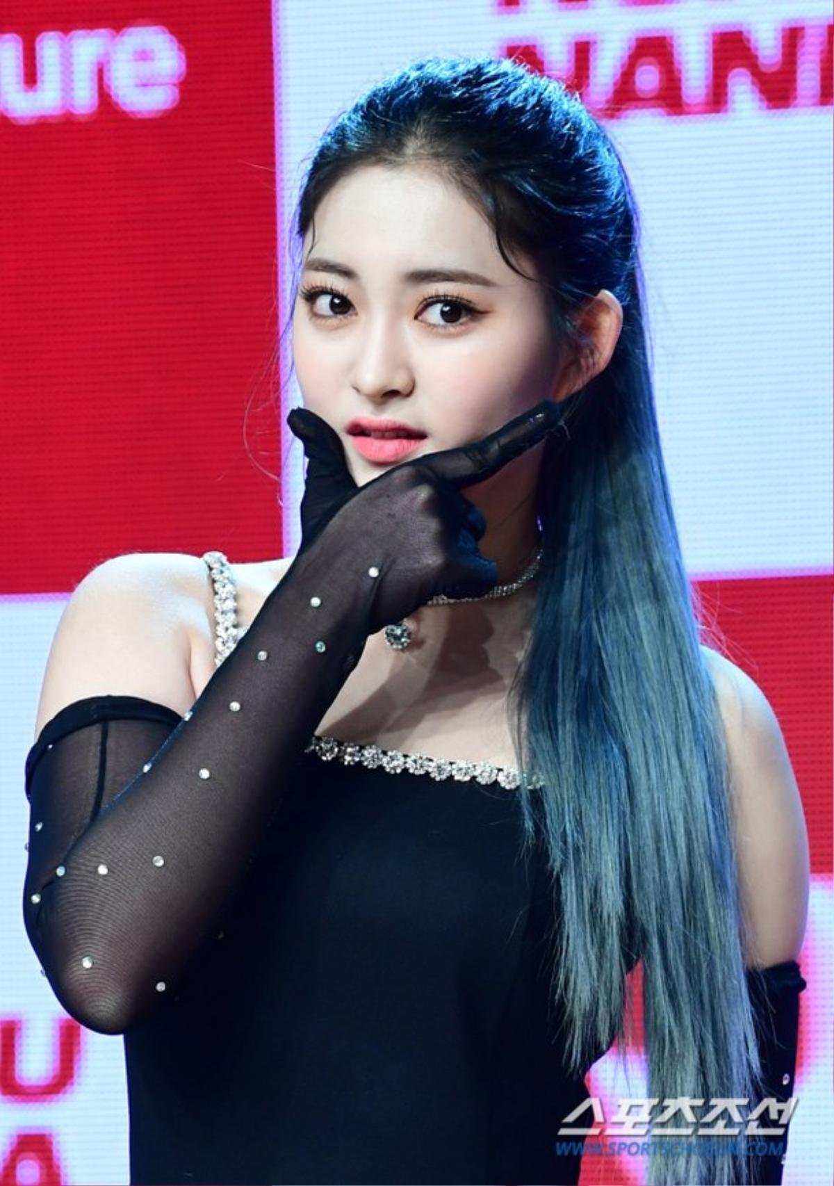 Nữ tân binh Kpop được gọi là 'tiểu Tzuyu (TWICE)', Knet mỉa mai: 'Giống Jihyo hơn' Ảnh 2