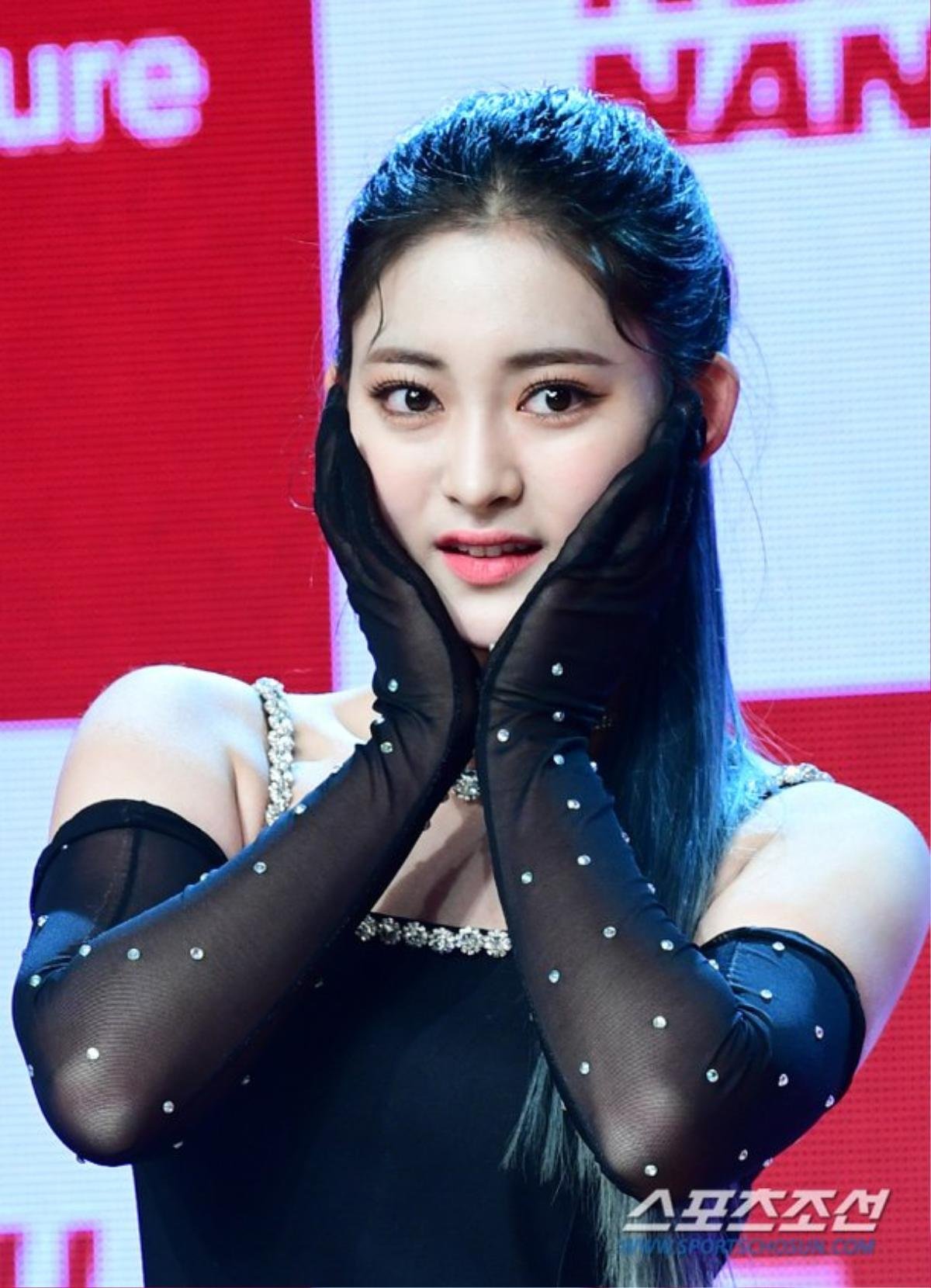 Nữ tân binh Kpop được gọi là 'tiểu Tzuyu (TWICE)', Knet mỉa mai: 'Giống Jihyo hơn' Ảnh 5