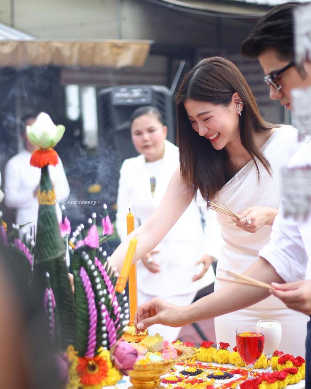 Baifern Pimchanok xinh đẹp sánh đôi cùng 'người tình 10 năm' Mario Maurer tại lễ khai máy phim điện ảnh 'Laser Candy' Ảnh 11