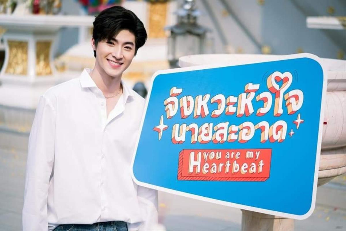 Chàng nam phụ Blue Pongtiwat hot không kém cặp Push Puttichai - Mai Davika của 'Mùa hè của hồ ly' bản Thái Ảnh 1