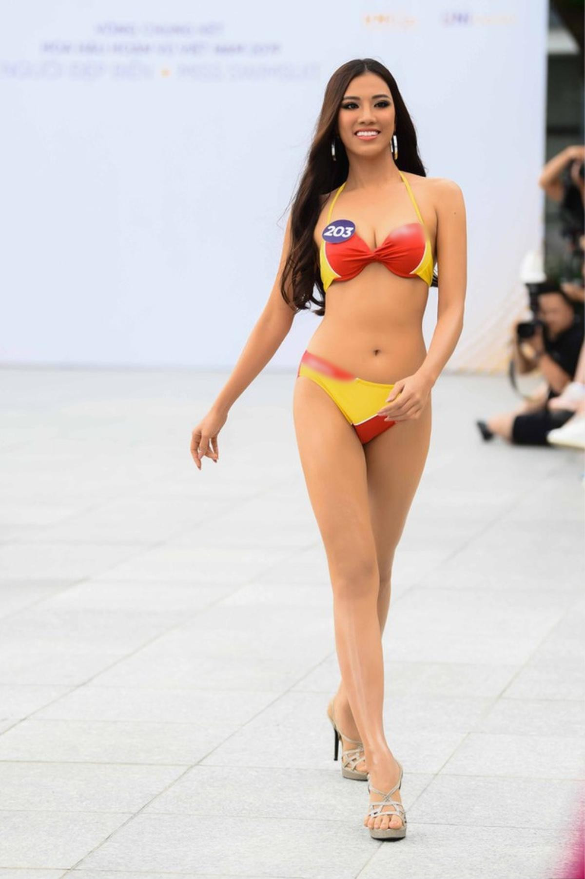 Cân trình top 3 Hoa hậu Hoàn vũ Việt Nam 2019 diện bikini, ai nóng bỏng hơn? Ảnh 9