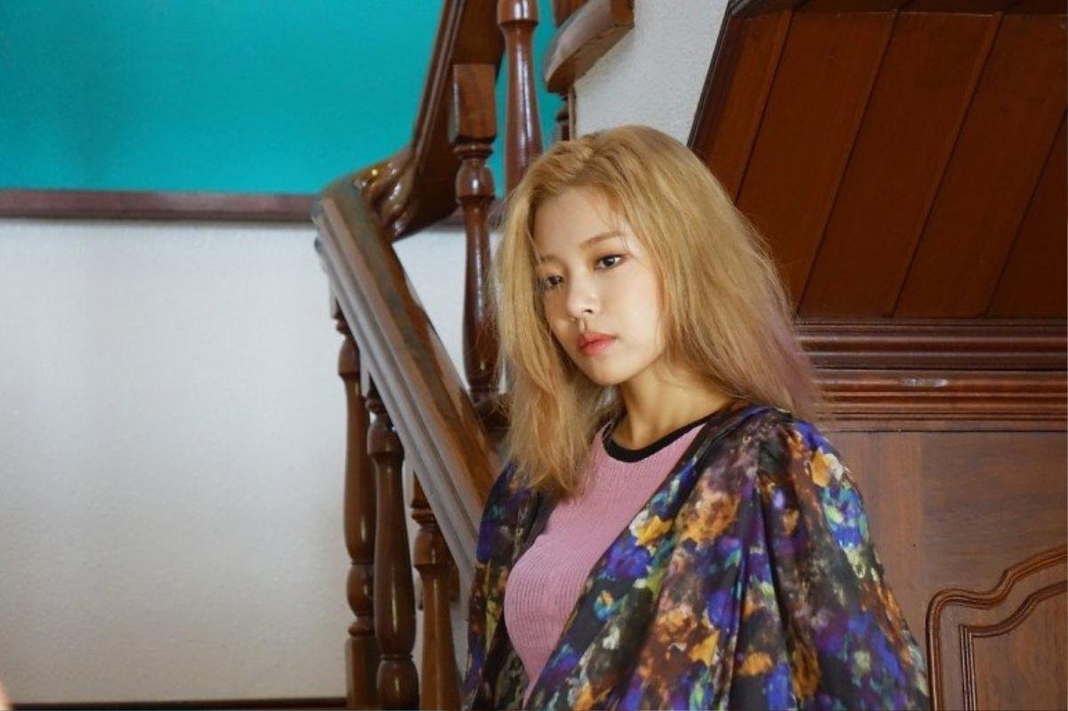 Nữ nghệ sĩ solo tân binh gây chú ý vì sở hữu ngoại hình giống Jennie (BLACKPINK) đến ngỡ ngàng Ảnh 2