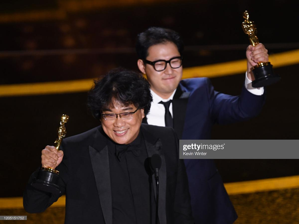 Dàn diễn viên Hạ cánh nơi anh, Ký sinh trùng bừng sáng trên thảm đỏ 'Oscar 2020': Knet chê bai trang phục! Ảnh 1