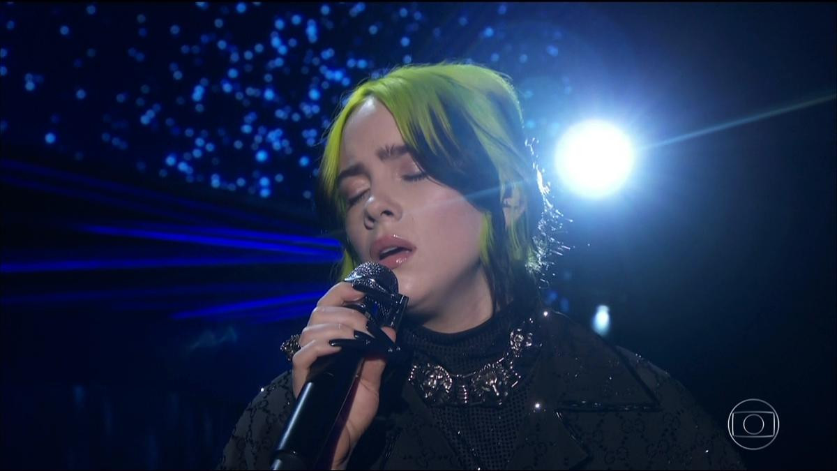 Oscar 2020: Billie Eilish yếu ớt cover bản hit bất hủ, Eminem xuất hiện chiếm hết spotlight Ảnh 2