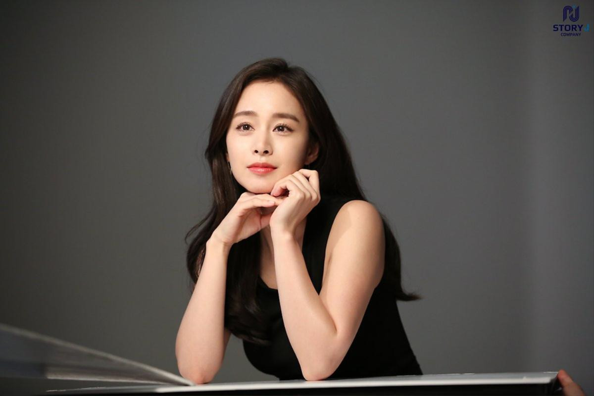 Thần sắc đẹp ngút ngàn, ai nghĩ Kim Tae Hee là mẹ hai con ở tuổi 40 Ảnh 1