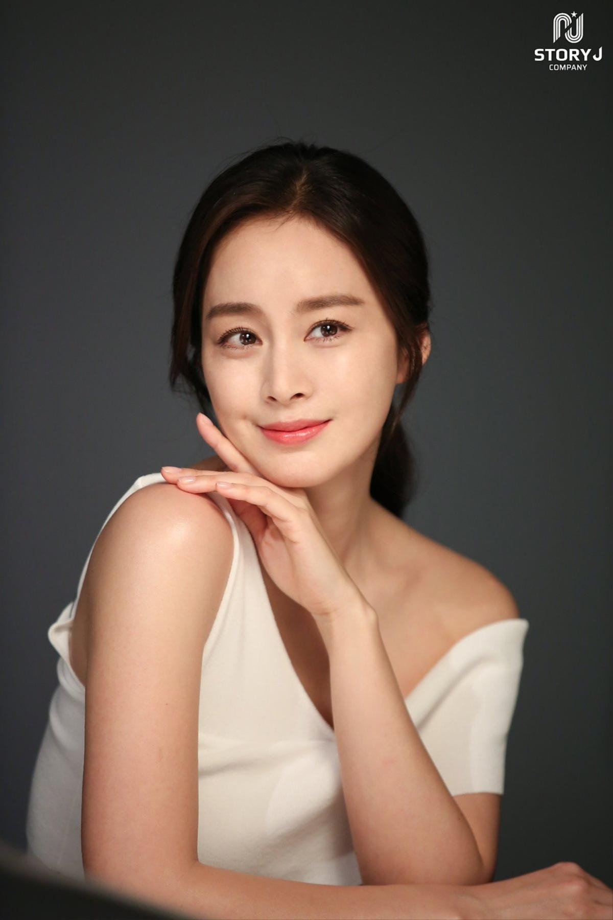 Thần sắc đẹp ngút ngàn, ai nghĩ Kim Tae Hee là mẹ hai con ở tuổi 40 Ảnh 9