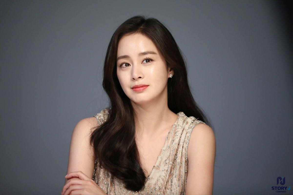 Thần sắc đẹp ngút ngàn, ai nghĩ Kim Tae Hee là mẹ hai con ở tuổi 40 Ảnh 7