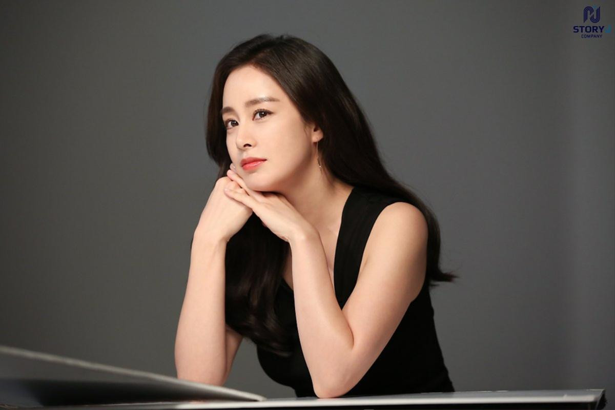 Thần sắc đẹp ngút ngàn, ai nghĩ Kim Tae Hee là mẹ hai con ở tuổi 40 Ảnh 4