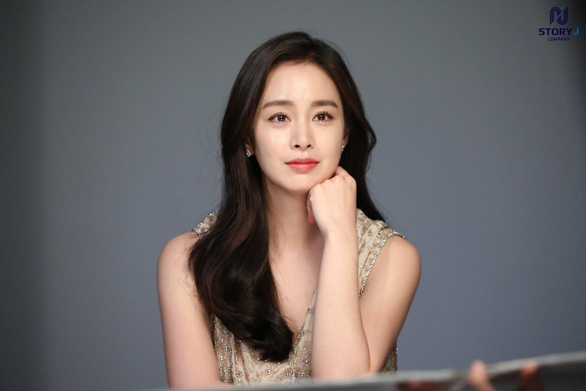 Thần sắc đẹp ngút ngàn, ai nghĩ Kim Tae Hee là mẹ hai con ở tuổi 40 Ảnh 16