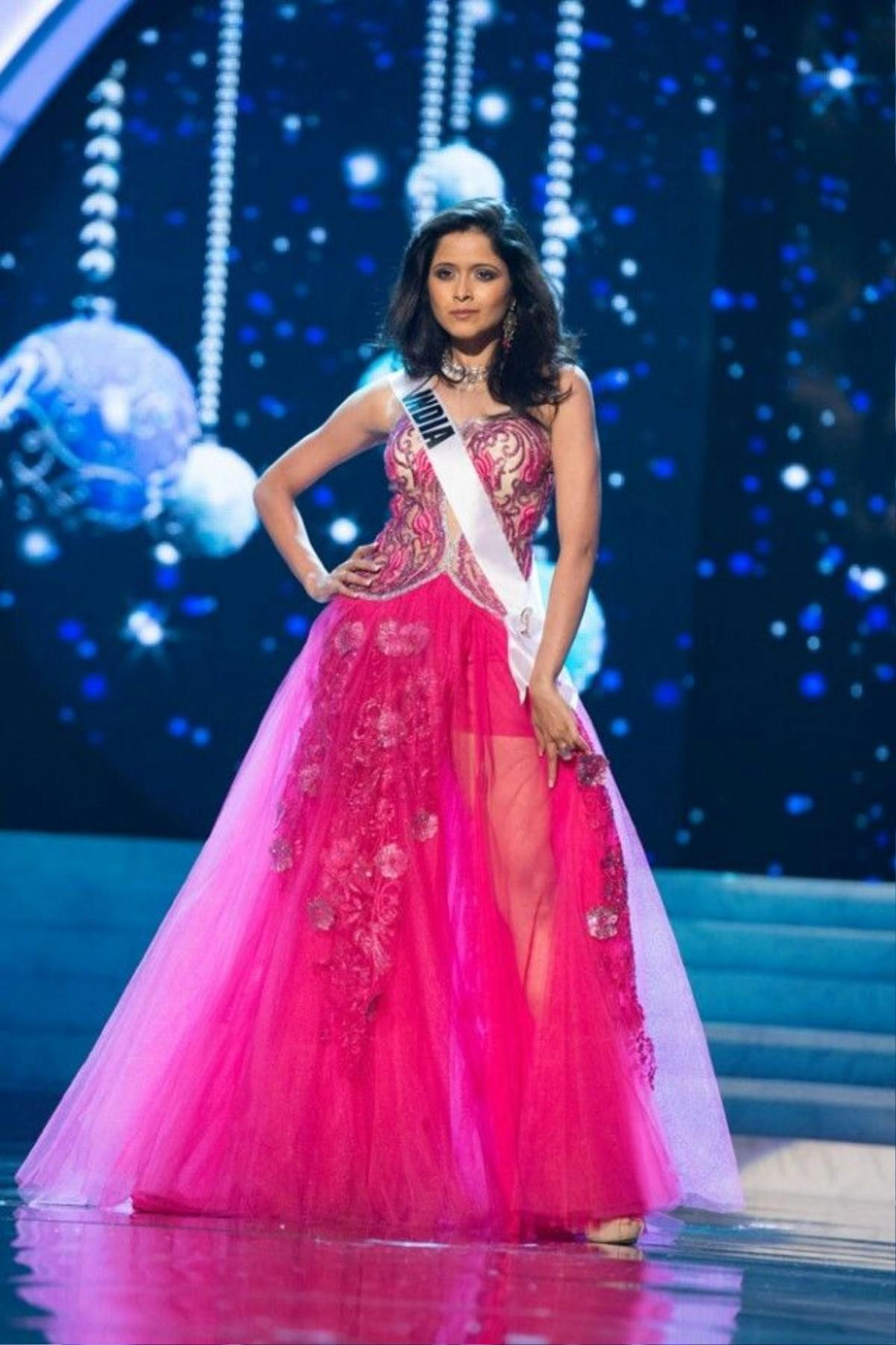 Váy hồng kén dáng hiếm hoi tại Miss Universe, Việt Nam có Trương Thị May tự tin chơi lớn Ảnh 6