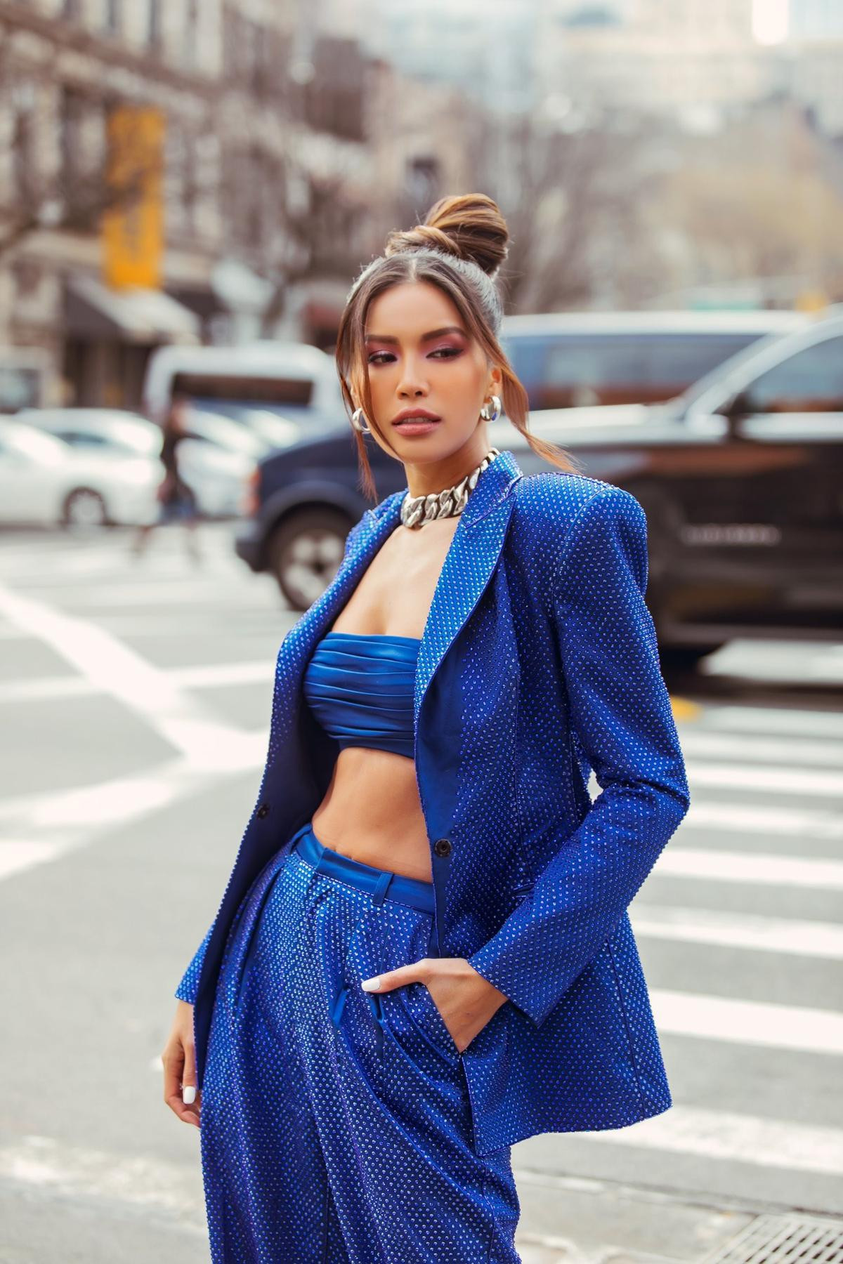 Thay đổi 2 phong cách khác nhau, Minh Tú nổi bật và đầy quyền lực tại ngày 2 New York Fashion Week 2020 Ảnh 3