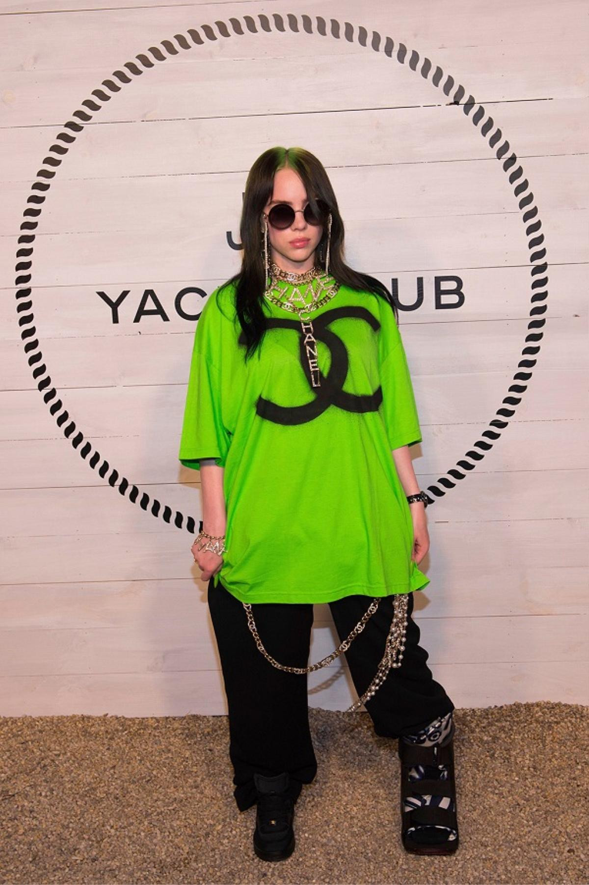 Tiết lộ lý do nữ ca sĩ đoạt 5 giải Grammy Billie Eilish thường xuyên mặc đồ rộng thùng thình Ảnh 4