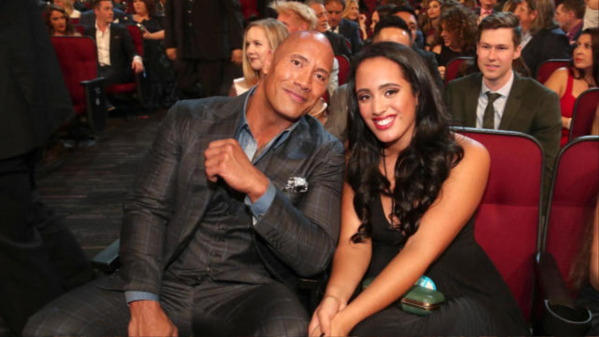 Con gái của Dwayne 'The Rock' Johnson nối nghiệp bố, kí hợp đồng WWE chuyên nghiệp Ảnh 1