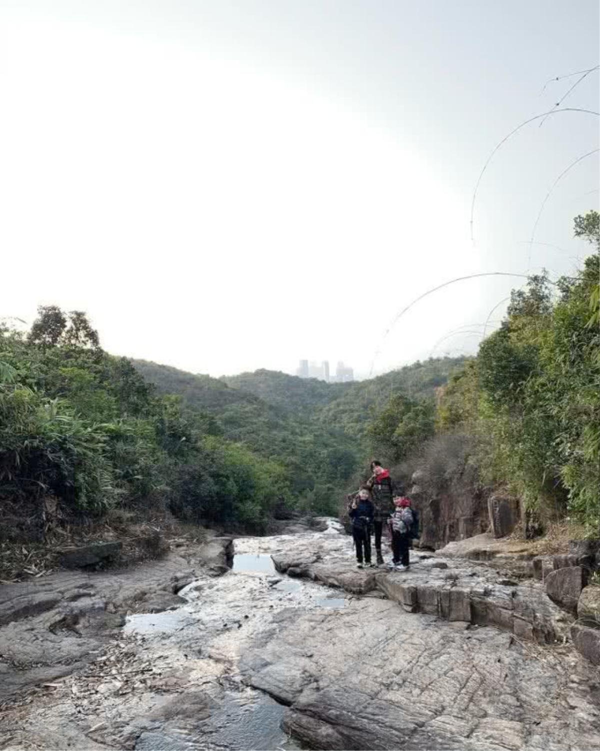 Thương bà xã như Huỳnh Hạo Nhiên (Bằng chứng thép 4): Mang gia đình nhỏ đi chơi với bạn bè, chủ động chăm con để vợ đỡ vất vả Ảnh 10