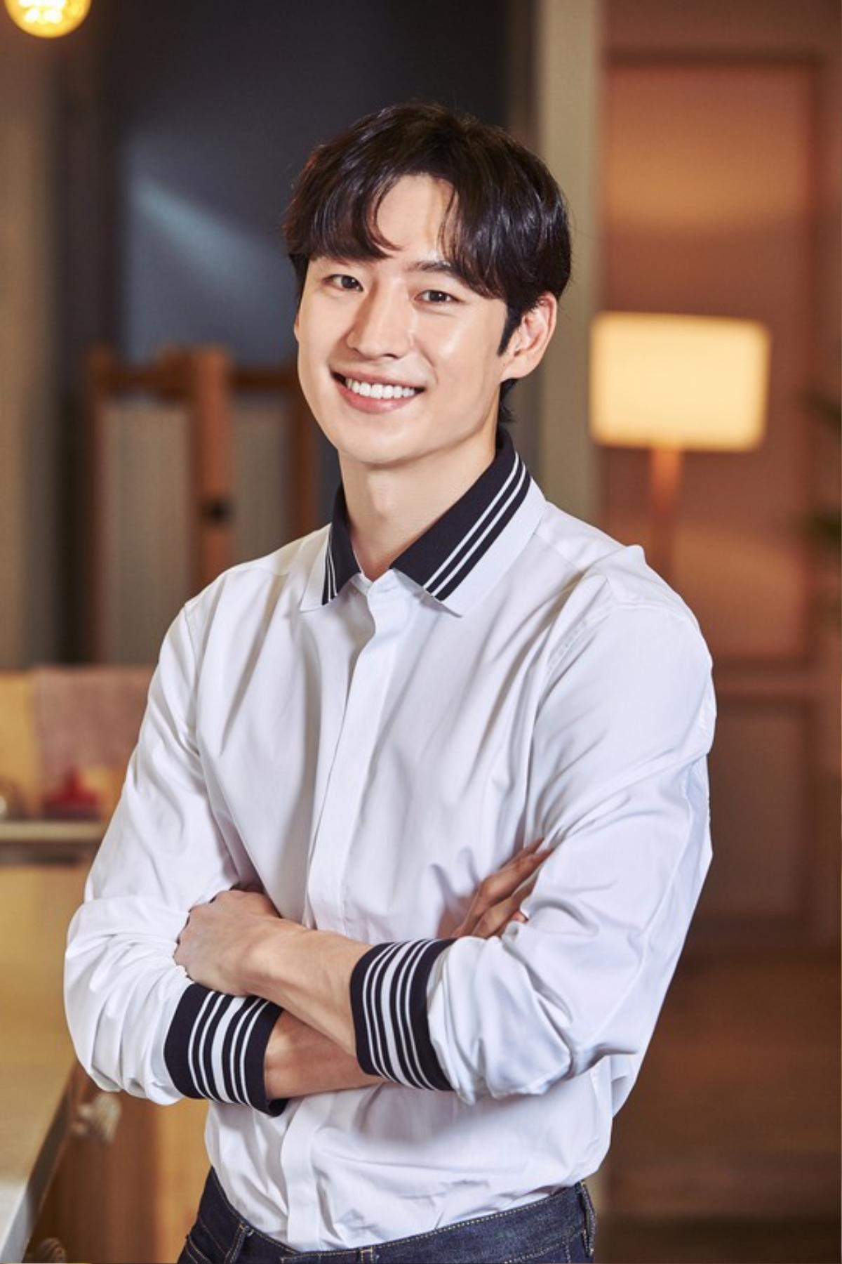 Lee Je Hoon làm cameo trong tập cuối phim 'Stove League' của Nam Goong Min Ảnh 1