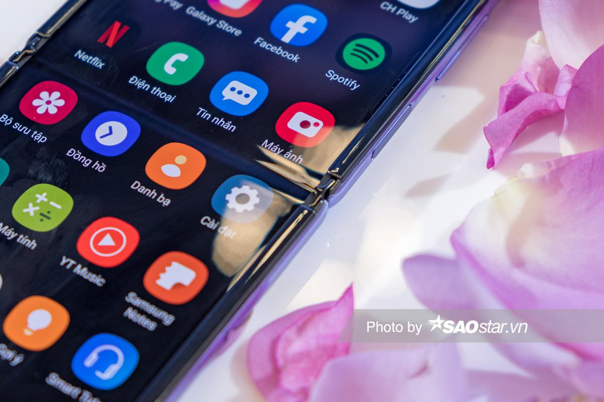 Vì sao Samsung đặt tên smartphone gập thứ hai của mình là Galaxy Z Flip? Ảnh 2